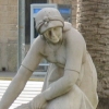 SORIANO-MONTAGUT, INNOCENCI : Arrossaire de l'Ebre amb rams (1962), escultura en pedra de Soriano-Montagut a la plaa de la Pau d'Amposta