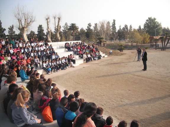 Ajuntament d´Amposta > Comunicació > Els escolars planten 80 arbres al Parc dels Xiribecs un any després de la inauguració