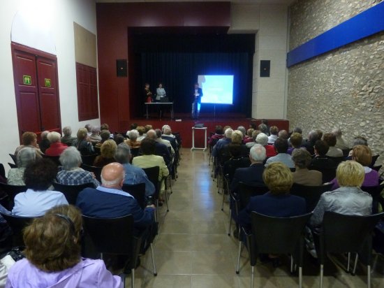 Ajuntament d´Amposta > Comunicació > Un centenar d’alumnes de més de 65 anys tornen a les aules de la gent gran
