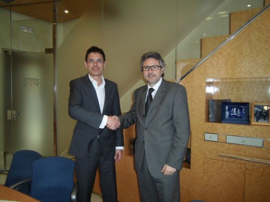 Ajuntament d´Amposta > Comunicació > L’Ajuntament d’Amposta i la Fundació Escola Emprenedors signen el conveni per impartir el programa “BE AN ENTERPRENEUR” als centres d’ensenyament