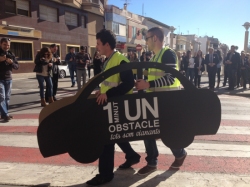 Ajuntament i ESARDI presenten la campanya de civisme “1 minut 1 obstacle” per evitar l’estacionament de vehicles als passos de vianants