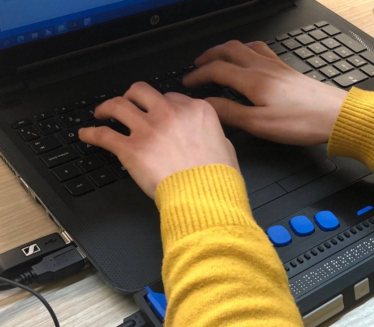 Una persona amb discapacitat visual s’incorpora a treballar a l’Ajuntament