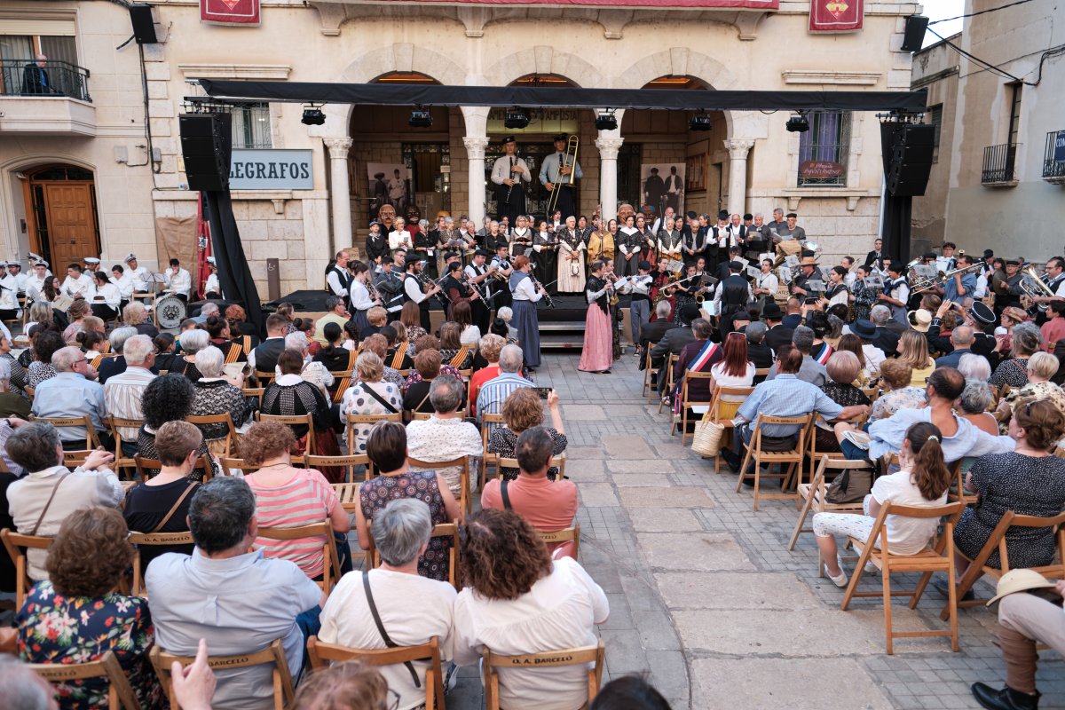 Èxit de participació en la catorzena edició de la Festa del Mercat a la Plaça