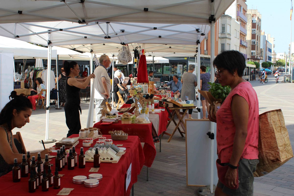 La Fira del Consum Conscient d’Amposta satisfà els organitzadors i paradistes