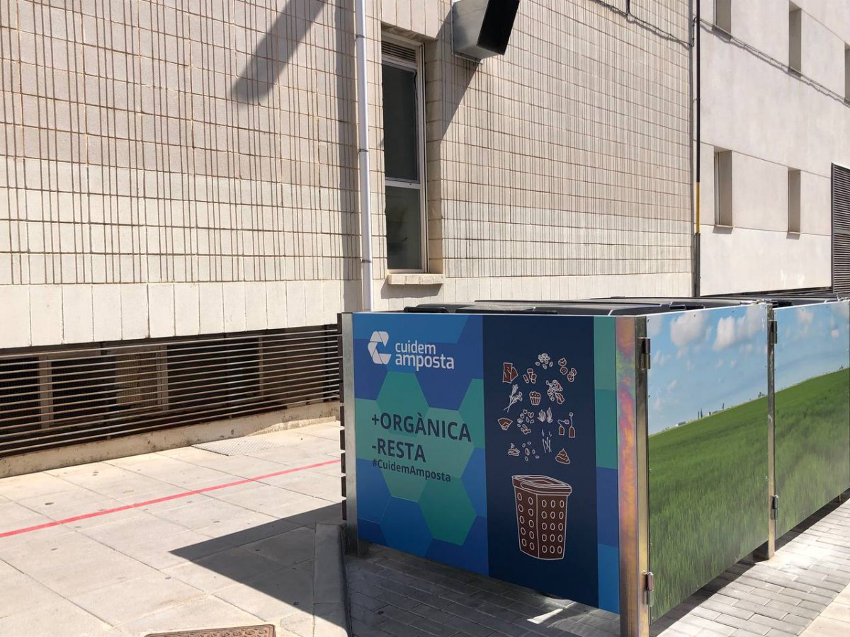 L’Hospital Comarcal habilita una nova illa de contenidors de residus