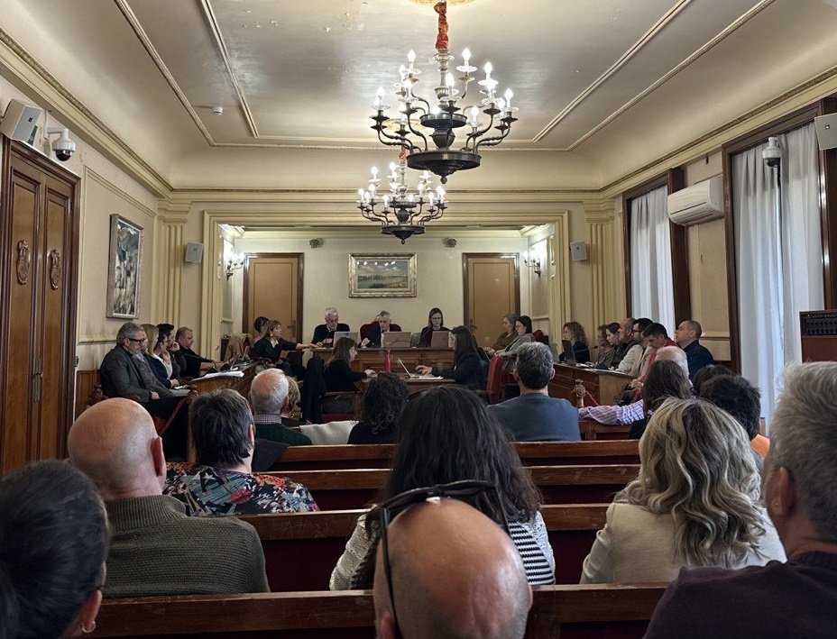 Amposta tanca el pressupost de 2025 amb superàvit i la meitat l&rsquo;endeutament del 2015