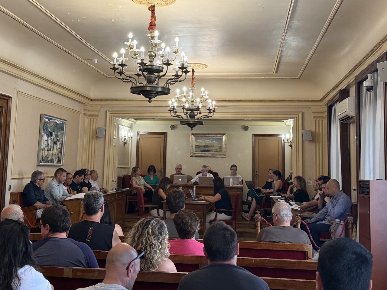 El ple aprova una modificació de pressupost per poder licitar l&rsquo;asfalt de l&rsquo;avinguda Santa Bàrbara