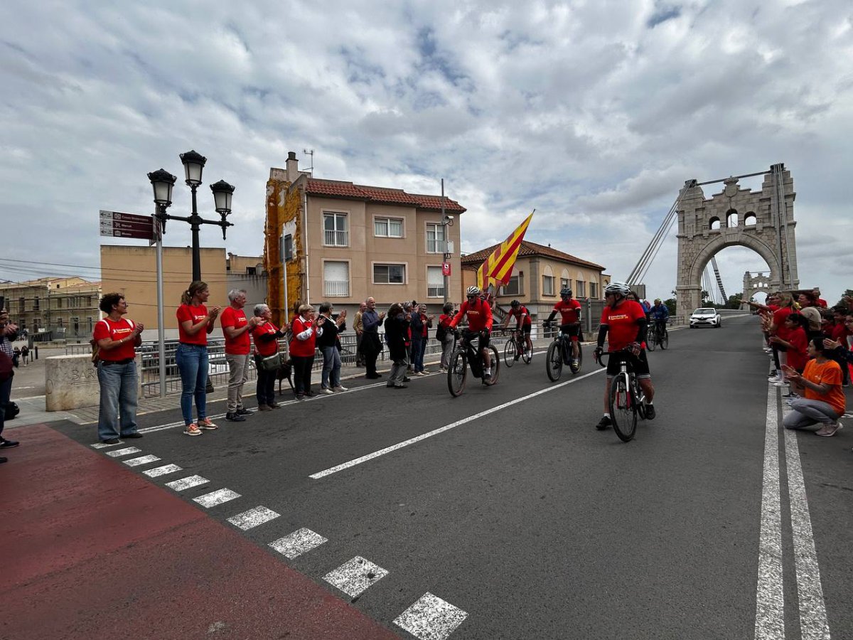 Amposta rep la flama del Correllengua Agermanat en defensa del català