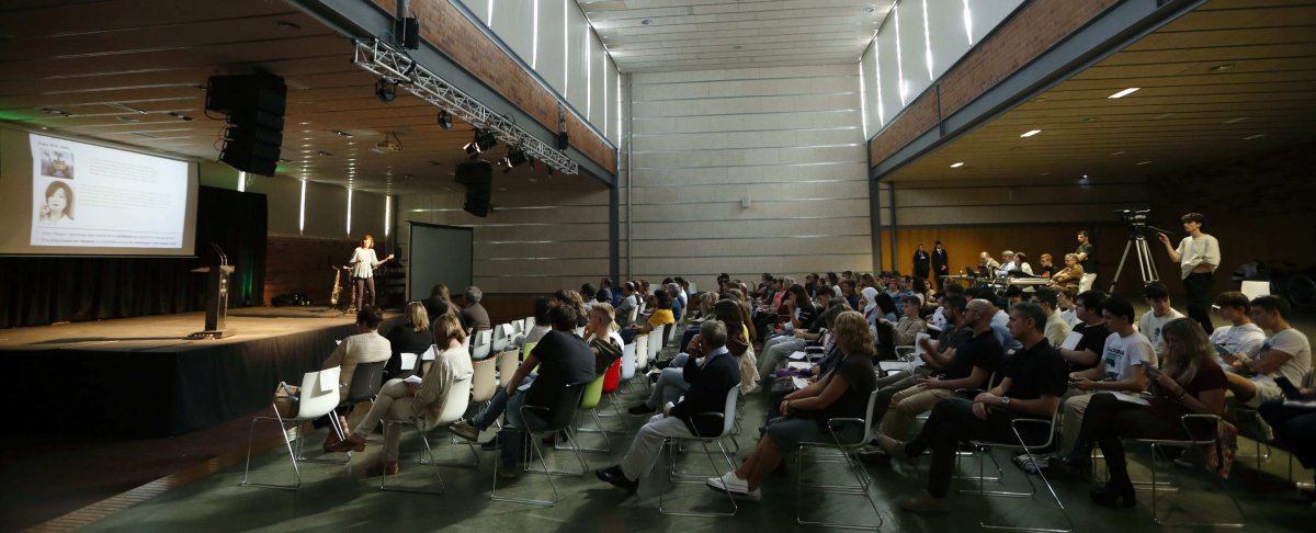 150 persones debaten sobre intel·ligència artificial a Amposta amb motiu del Science Needs You!