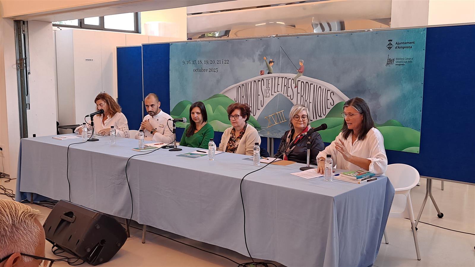 Imatges de la taula rodona "El plat a taula: Gastronomia i turisme".
