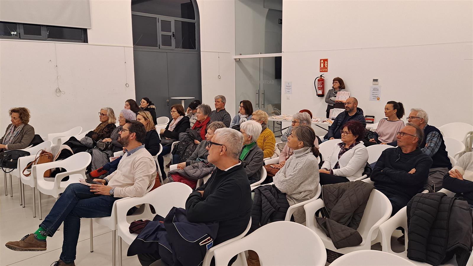 Imatges de la presentació del llibre "Com cuidar la salut emocional", d’Eva Bach.