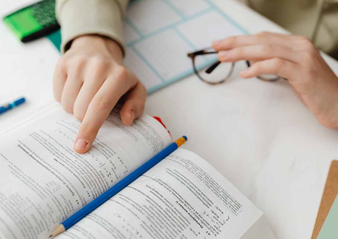 L’Ajuntament fa efectiu el pagament de més de 36.000 euros en ajuts als estudis superiors