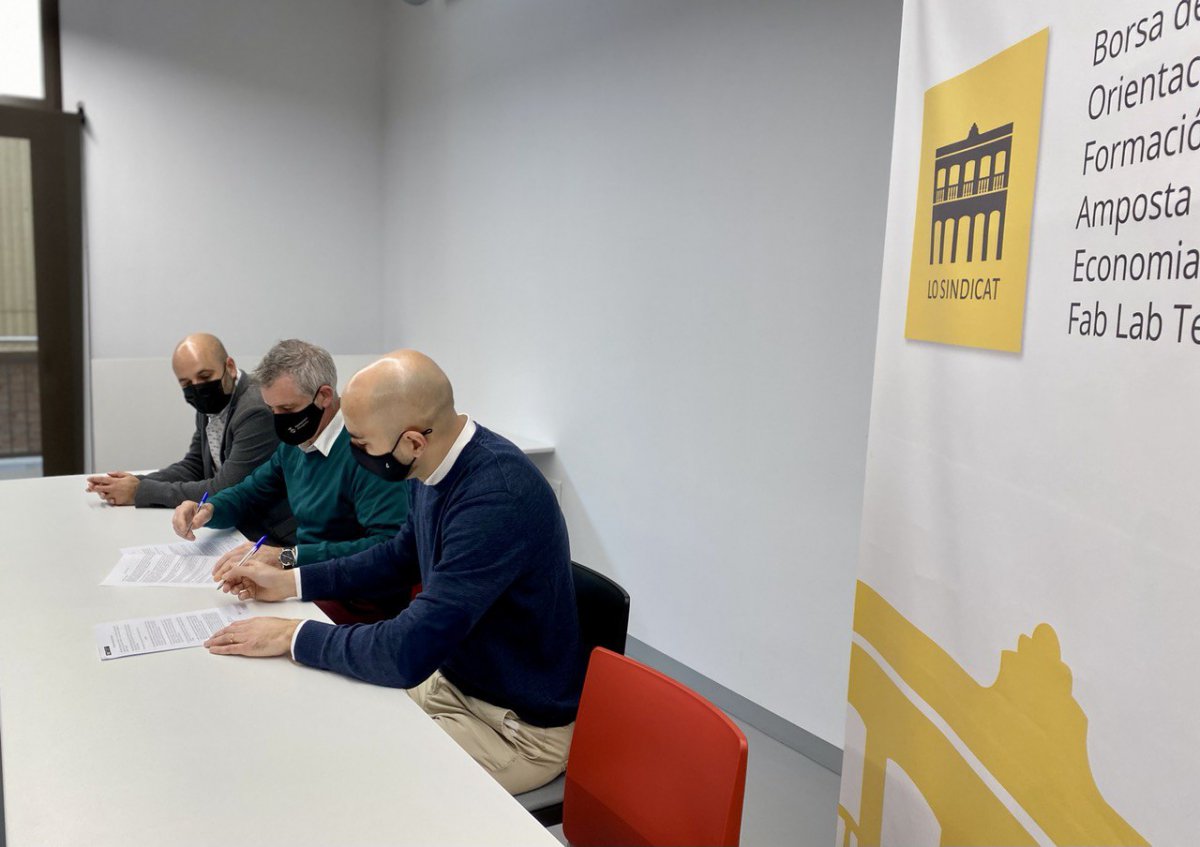 L’Ajuntament i Effective Logistics formalitzen el conveni per fer efectiva la contractació de 14 joves menors de 30 anys