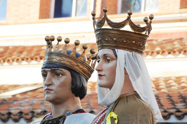 Els gegants d’Amposta es rebategen per celebrar el seu 70 aniversari