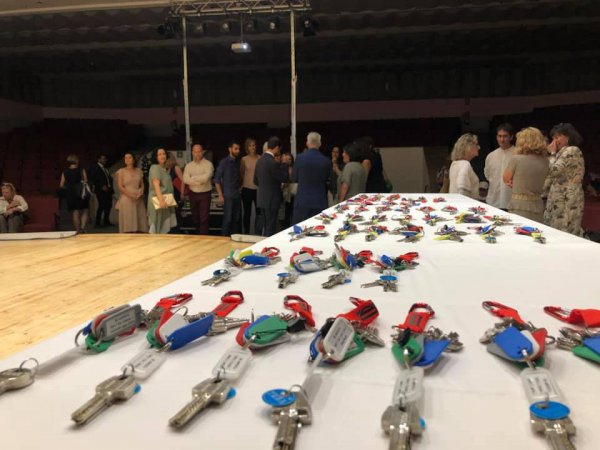 Entregades les claus dels 64 habitatges de lloguer social i assequible d’Amposta