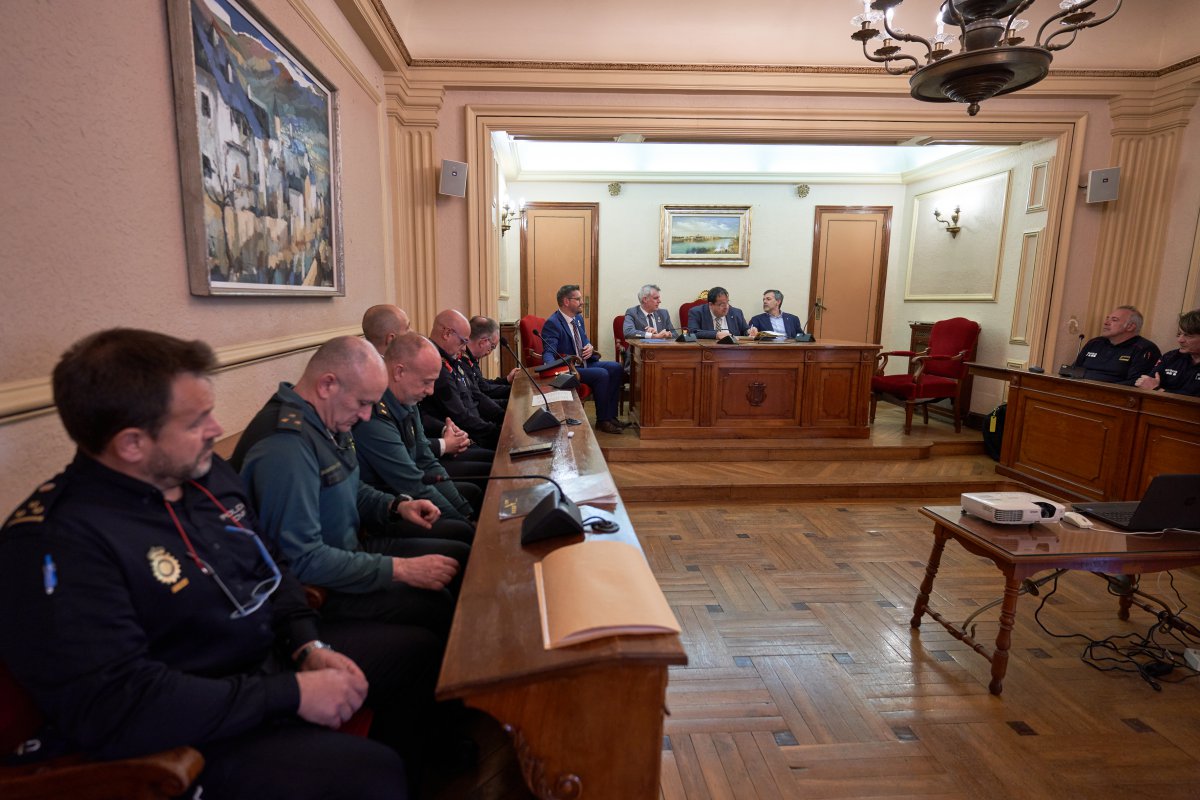 L’Ajuntament i el departament d’Interior acorden la cessió d’un terreny municipal per ubicar la nova base dels Agents Rurals del Montsià