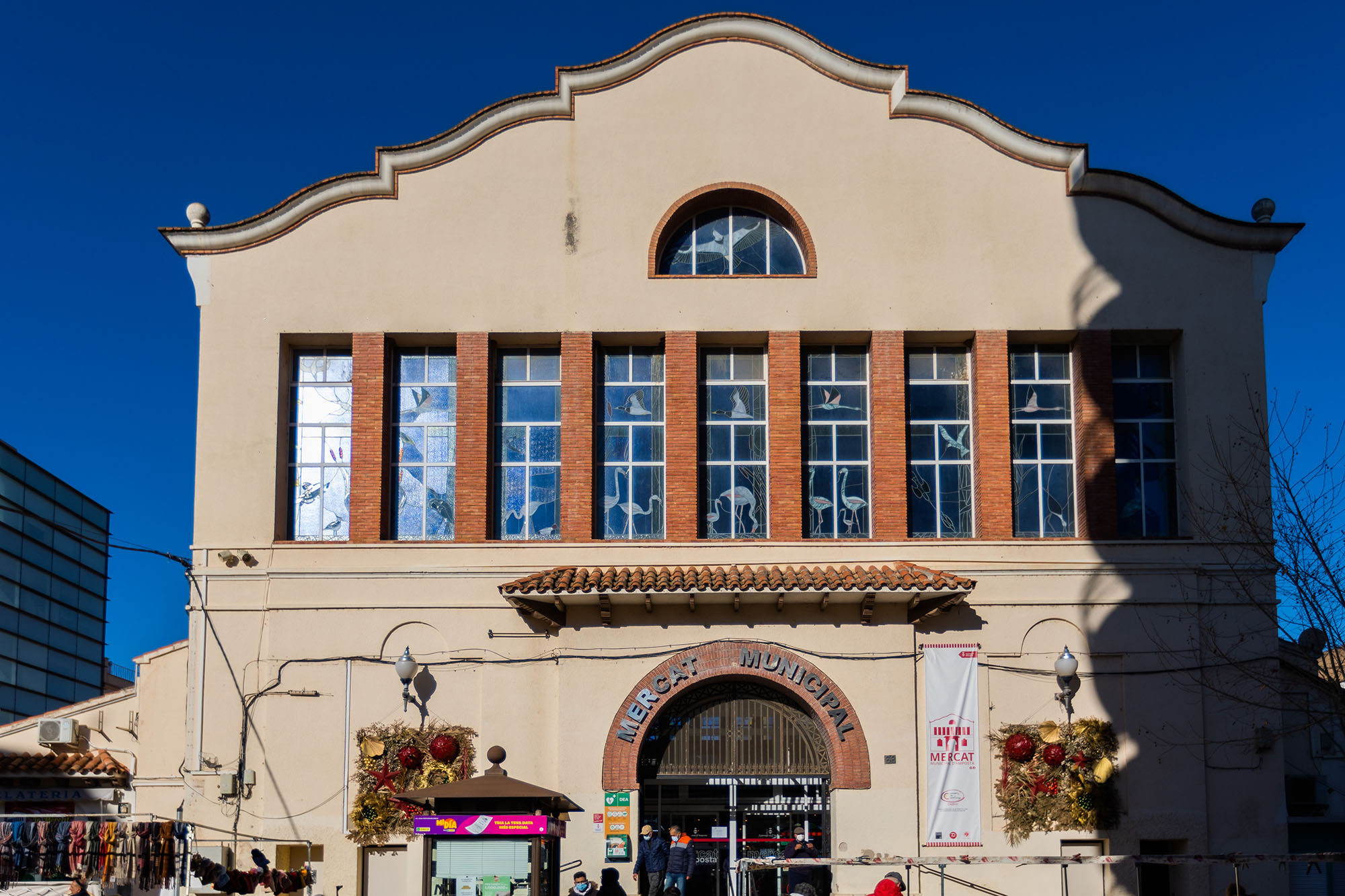 Façana del Mercat Municipal d’Amposta