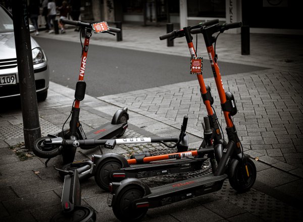 La Policia Local inicia una campanya per informar sobre l’ús correcte dels patinets elèctrics