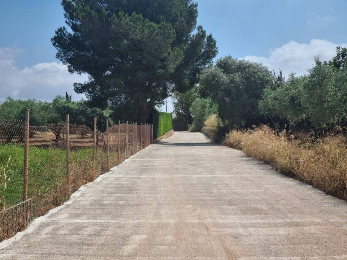 Obres de formigonat al camí Tapà
