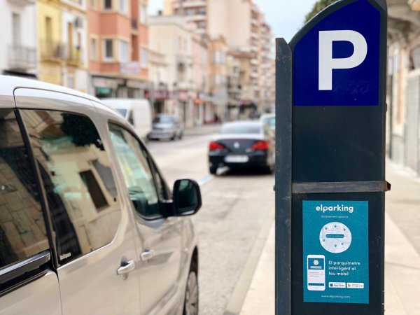 Els comerços i serveis afectats per la zona blava regalaran minuts d’estacionament a la seva clientela