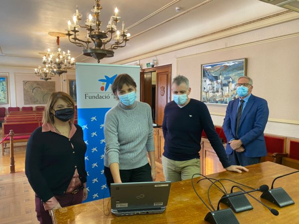 L’Obra Social la Caixa dona 5.000 euros al programa de salut bucodental de l’Ajuntament d’Amposta i Creu Roja