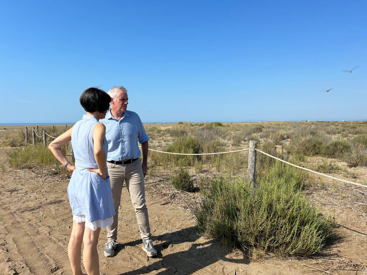 Amposta engega la temporada a platja de l’Eucaliptus recordant la necessitat de preservar l’espai natural